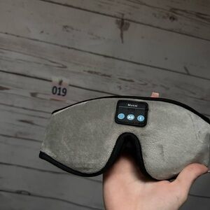 Gray Sleep Mask with Built-in Headphones